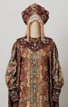 Dress and kokoshnik of a Russian tsarevna (princess) prior to the 17th. c. Baba Jaga, Ethno Style, Antique Clothing, Russian Fashion