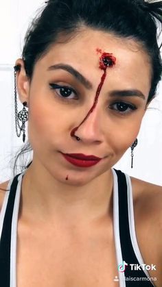 Diy Wound Makeup, Fake Gunshot Makeup, Sfx Makeup Ideas Easy, Special Effects Makeup Ideas Simple, Fake Scar Makeup Halloween, Fake Scar Makeup Tutorials, Make Up Horor, Zombie Make Up Easy, Halloween Makeup Scary Easy