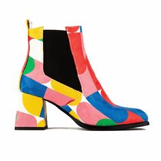 Claudia Mini Groovy is a women's designer ankle boot handcrafted in Italian leather. It is a comfortable ladies pull-on, heeled ankle boot 60s Vibes, Designer Ankle Boots, Heeled Chelsea Boots, Italian Leather Shoes, Boots Uk, Footwear Design Women, Womens Ankle Boots, Heeled Ankle Boots, Womens Heels