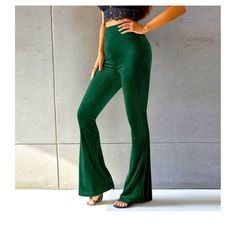 Women's Flared Velvet Green Pants In Size M Are Made From Polyester Velvet And Feature Stretch And A Rib-Knit Texture With A High-Rise Waist. These Green, Pull-On Pants Are Designed For A Regular Fit And Are Ideal For Casual Occasions In The Fall And Winter. They Are Machine Washable And Come In A Solid Pattern. Condition: New, Nwot. *Semi-Sheer Between Ribbing. Tights Underneath Are Recommended. Keywords: Women's Pants, Flared Pants, Green Pants, High-Rise Waist, Rib-Knit, Velvet Pants, Casual Trendy Fitted Ribbed Bottoms, Green Stretch Ribbed Bottoms, Green Full-length Bottoms For Fall, Green Full Length Bottoms For Fall, Fitted Solid Ribbed Pants, Green Stretch Pants For Winter, Stretch Green Pants For Winter, Green High-waisted Pants For Winter, Winter Green High-waisted Pants