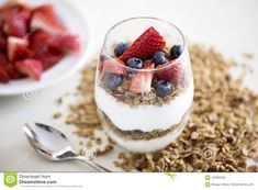 yogurt parfait with berries and granola