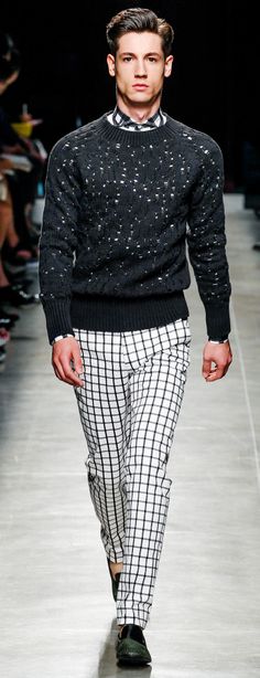 Bottega Veneta Mens Runway, Plain White Shirt, Mens Fasion, Winter Typ, Mens Fashion Smart, Mens Fashion Blog, Looks Black, Mens Style, Knitwear Men