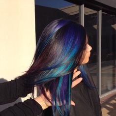 Guy Tang Hair Artist: I love this turquoise, blue and purple I did on my model today. Video link: https://www.youtube.com/watch?v=W8PUt5I9rGU #fashioncolor #ombre #peacock #balayage Blue And Purple Hair, Peacock Hair, Hair Cosmetics, Hair Color Streaks, Penteado Cabelo Curto, Rabbit Hole, Hair Envy, Grunge Hair