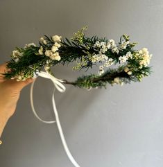 Baby's Breath Flower crown Dried flower Crown Green bride crown Wedding wreath This green crown is made of  variety of green plants, simple forest crown, very beautiful! This is for the bride and maid of honor. Perfect for weddings and other events  Usually the child size is 43cm, adult size is 45cm, we provide customized service, you can measure the head circumference and provide the size, I will make according to your requirements!  Wedding wreath Transportation: It takes about 10 to 18 days to reach the United States and Canada. In the UK, Germany and other countries, please try to buy in advance and prepare enough time. Some dried flowers are treated or colored. Therefore, they may have their own smell. Because it is a natural product, the color and length may be slightly different. Ea Green Flower Crown, Simple Flower Crown, Baby Breath Flower Crown, Bridal Wreath, Bride Crown, Bride Flowers, Wedding Wreaths, Forest Wedding, Floral Crown