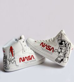 Fila Sneakers, Handmade Things, Hand Painted Shoes, Custom Nikes, Space Shuttle, Diy Shoes, Painted Shoes