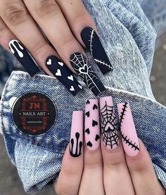 #маникюр #ногти Gothic Nail Inspiration, Holloween Nails Designs, Skeleton Nails Designs, Grad Nails, Nail Halloween, Halloween Nail Ideas, Black Halloween Nails, Horror Nails