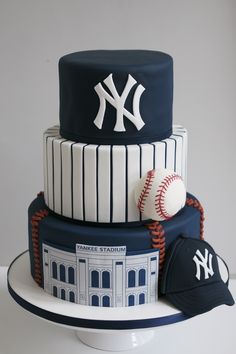 New York Yankees Cake for a True Fan’s Party Oilers Cake Birthdays, Yankee Cakes Birthdays, 2 Tier Baseball Cake, Sports Fan