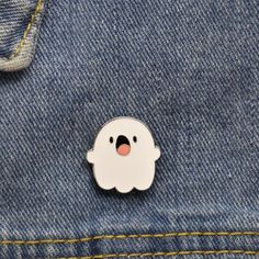 This Spooky Brooch Pin Is A Fun For Halloween! Trendy White Pins, Trendy White Pins For Gifts, Cute Cartoon Ghost, Cartoon Ghost, Ghost Cartoon, Color Palette Yellow, Bag Pins, Halloween Pins, Jewelry Cute