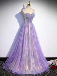 Prom Dress Purple, Lilac Prom Dresses, Dr Wardrobe, Purple Evening Dress, Floor Length Prom Dresses, Corset Dress Prom, Prom Dress Inspiration, Cute Prom Dresses, Pretty Prom Dresses