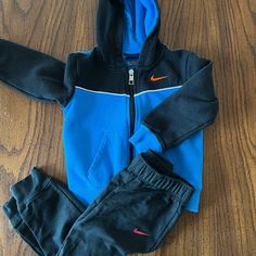 Boy Nike Set 24m Black Cotton Playtime Sets, Nike Kids Outfits Boys, Baby Clothes Nike Tech, Black Cotton Playwear Sets, Hood Drip, Baby Boy Clothes Nike, Toddler Nike Hoodie, Boys Nike Shorts, Nike Set