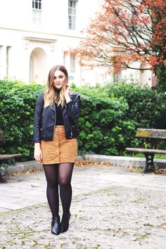 Black Suede Skirt Outfit, Suede Skirt Outfit Fall, Suede Skirt Outfit, Autumn Colour Palette, Cold Fashion, Stylish Summer Outfits, Suede Skirt