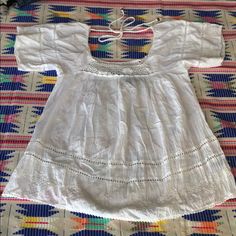 Excellent Condition. 100% Cotton With Beautiful Detail. Off The Shoulders With Rope Tie In Back. Babydoll Shirt, Rope Tie, Baby Doll, Shirt Color, New Outfits, Baby Dolls, Buffalo, Off The Shoulder, Colorful Shirts