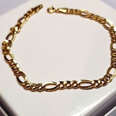 18k Solid Yellow Gold 4.5mm Figaro Link Bracelet Size 7.5" Lightweight New Without Tag Size 7.5" 4.5mm Lightweight Approx 2.2 To 2.3g Stamped 750 18k Au750 Pawnable Unbranded Jewelry Unisex Bracelet Unisex Bracelets, Unisex Jewelry, Solid Yellow, Bracelet Sizes, Womens Jewelry Bracelets, Link Bracelets, New Color, Size 7, Yellow Gold