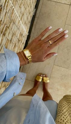 Minimal Gold Jewelry, Accessories Aesthetic, Clean Life, Minimal Gold, Detailed Jewelry, Spring Fits, Dope Jewelry, Jewelry Lookbook, Stacked Jewelry