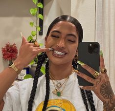 @fluid.img on ig Nails Chunky, Outfit Inspo Baddie, Street Wear Fashion Outfit Ideas, Acrylic Nails 3d, Casual Outfit Aesthetic, Street Fashion Aesthetic, Cute Outfits Fall, Teeth Grills, Festive Aesthetic