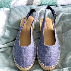 Nwot Bella Vita Denim Espadrilles That Have Never Been Wore Except When Tried On In The House. These Are Size 9 And Are Great Foe The Summer! Bought At Nordstrom And Are So Cute! Denim Espadrilles, Espadrille Shoes, So Cute, The House, Espadrilles, Color Blue, Women's Fashion, Nordstrom, Women Shoes