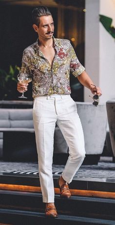 Mens Fashion Wedding Guest, Floral Shirt Outfit, Party Outfit Men, Cuban Shirts, Tropical Outfit, Pants Outfit Men, Mens Fashion Wedding, Wedding Outfit Men, Guest Attire