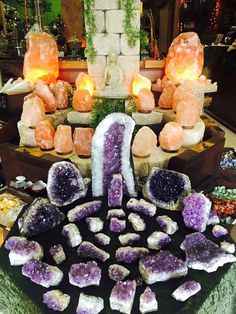 Herb Shop, Crystal Aesthetic, Crystal Garden, Salt Lamps, Types Of Crystals, Salt Lamp, Crystal Magic