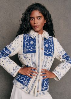 Quilted jacket with long sleeves;Shirt collar;Buttons on the front;Embroidery on the body and sleeves;Patch pockets;Length from the shoulder: 65 cm / 25.6 in (size EU36/UK8) Bandana Quilt, White Jeans Outfit, White Turtleneck, Patchwork Jacket, Quilt Jacket, Long Sleeves Coats, Embroidery Fashion, Chic Woman, Cotton Jacket