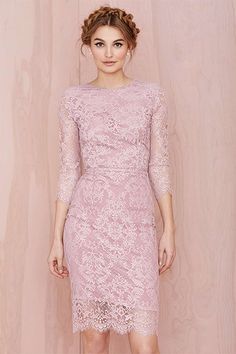 "Pretty in pink! It is such a beautiful, feminine piece, and the back cutout comes with pearl button details." — Hallie Swanson, Hallie Daily Pink Pencil Dress, Baju Kahwin, Mode Rose, Lace Pink Dress, Outfit Trends, Mode Inspiration, Pencil Dress, Look Chic, A Dress