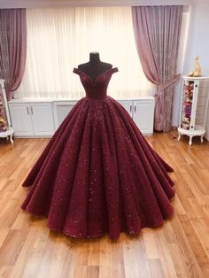 Sequin Couture, Burgundy Ball Gown, Burgundy Quinceanera Dresses, Red Ball Gowns, Quinceñera Dresses, Red Quinceanera Dresses, Pretty Quinceanera Dresses, Graduation Gown, Gaun Fashion