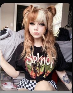 Cheveux Oranges, Split Dyed Hair, Ginger Hair Color, Edgy Hair, Alternative Hair, Hair Color And Cut, Dye My Hair, Hair Dye Colors, Hair Inspiration Color