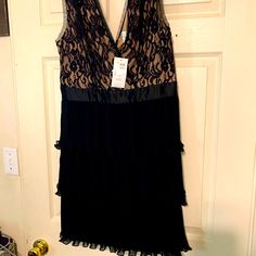 Black Lace And Chiffon Cocktail Dress. Never Worn Elegant Chiffon Mini Dress With Lace Trim, Black Knee-length Dress With Scalloped Lace, Circle Skirt Dress, Strapless Evening Gowns, Chiffon Cocktail Dress, Cocktail Dress Wedding, Long Sleeve Wrap Dress, Business Casual Dresses, Pleated Mini Dress