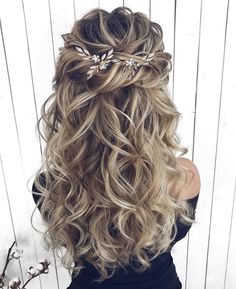 Grad Hair, Elegant Wedding Hair, Bridal Hair Clip, Wedding Hair Inspiration, Wedding Hair Down, Post Surgery, Wedding Hairstyle, Wedding Hairstyles For Long Hair, Hair Vine