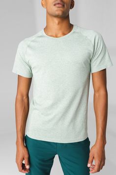 Our Kinetic Tee is designed for high performance activities as well as for on the go. This crew neck seamless short sleeve tee is a classic, flexible fit. Functional Short Sleeve T-shirt For Light Exercise, Breathable Short Sleeve T-shirt For Light Exercise, Breathable Crew Neck T-shirt, Relaxed Fit Short Sleeve T-shirt For Light Sports, Functional Breathable T-shirt For Light Sports, Functional Breathable T-shirt For Light Exercise, Crew Neck Sportswear T-shirt For Light Exercise, Breathable Athletic Fit T-shirt For Light Exercise, Sportswear Crew Neck T-shirt For Light Exercise