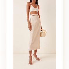 Jacquemus La Jupe Valerie Linen Pencil Midi Tube Skirt. Sand Woven Pencil Skirt. Concealed Zip Fastening At The Back. New With Tags. Size 34 Chic Fitted Wrap Skirt For Brunch, Elegant Lined Skirt For Brunch, Elegant Relaxed Skirt For Brunch, Elegant Pencil Skirt For Brunch, Elegant Beige Lined Wrap Skirt, Elegant Lined Wrap Skirt For Beach, Elegant Maxi Skirt For Brunch, Chic Wrap Skirt For Vacation, Chic Pencil Skirt Bottoms For Brunch