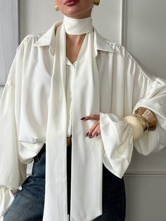 Corporate Outfits, Fashion Seasons, V Neck Blouse, Flared Sleeves, White Tops, Simple Outfits, Fashion Inspo Outfits, Shirts Tops, Shirt Blouses