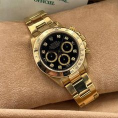 Rolex Daytona 16528 Automatic 40mm Black Yellow gold - Watch with original box and original papers - 4030 - 10ATM - Sapphire crystal - 1995 Good Year, Rolex Daytona, Luxury Watches For Men, Sapphire Crystal, Luxury Watches, Gold Watch, Gold Black, Time Piece, Rolex