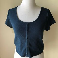 Wild Fable Dark Blue Short Sleeve Top - Womens Large - New With Tags - Armpit To Armpit = 15.5", Length = 16.5" Everyday Blue Cropped Top, Everyday Fitted Blue Tops, Dark Blue Top, Olive Green Hoodie, Shirt Jacket Womens, Tie Dye Loungewear, Oversized Crop Top, White Crop Top Tank, Sweater Crop