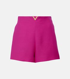 VGold Crepe Couture shorts in pink - Valentino | Mytheresa Valentino Clothing, Tweed Shorts, Pink Bottom, Seersucker Shorts, Silk Shorts, Pink Shorts, Invisible Zipper, Cotton Shorts, Valentino Garavani