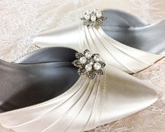 Bridal Shoe Clip Crystal Shoe clip Weddding Shoe Clip by VioGemini Shoe Clips Wedding, Rhinestone Shoes, Crystal Shoes, Bridal Hair Flowers, Blue Bridal, Bridesmaid Shoes, Womens Wedding Shoes, Ivory Pearl, Silver Rhinestone