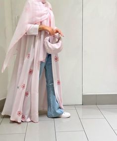 Abaya Designs Aesthetic, Aesthetic Abaya, Modest Pink Abaya For Spring, Pink Abaya Outfit, Pink Abaya, Modest Abayas Aesthetic, Luxury Pink Elegant Abaya, Coquette Abaya, Arabic Clothing