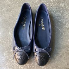 Worn A Few Times, Realized It’s Too Small For Me To Be Comfortable. Size 37 Comes With Box Flat Color, Chanel Shoes, Chanel Ballet Flats, Flat Shoes Women, Ballet Flats, Loafer Flats, Black Blue, Blue Black, Loafers