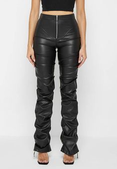 Add a stylish touch to your wardrobe with these ruched high waist pu leather pants, designed with a flattering fit and sleek look. Black Leather Pants, Costume Intero, Flare Trousers, Leather Trousers, Faux Leather Pants, Flare Pants, Bottoms Pants, Unique Fashion, Fit And Flare