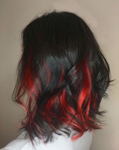 GORGEOUS RED HAIR COLOR IDEAS FOR GIRLS - color de pelo rojo Black And Red Hair, Aries Sun, Cheveux Oranges, Red Hair Looks, Underlights Hair, Dyed Hair Pastel