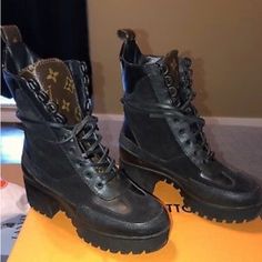 Loved And Used Preowned Vintage Shoes Louis Vuitton, Louis Vuitton Boots, Louis Vuitton Shoes, Limited Time, Bootie Boots, Ankle Boots, Louis Vuitton, Size 6, Women Shoes