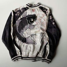 Japan Lover Me, Sakura Tattoo, Japanese Koi Fish, Sukajan Jacket, Jacket Art, Japanese Koi, Japanese Street Fashion, Marketing Online, Cool Jackets