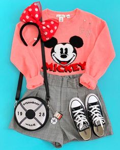 Mickey Outfit, Disneyland Outfit Ideas, Star Wars Inspired Outfits, Disneyworld Outfits, Disney Vacation Outfits, Vacation Food, Overalls Outfits, Disney Outfits Women