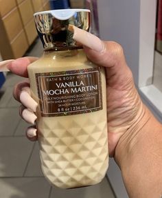 Vanilla Mocha Martini, Mocha Martini, Body Hygiene, Hygiene Care, Bath And Body Works Perfume, Vanilla Scent, Shower Skin Care, Body Smells, Smell Goods