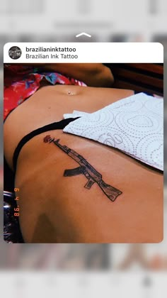 Ak47 Tattoo, Harry Tattoos, Girl Neck Tattoos, African Tattoo, Hand Tattoos For Girls, Black Girls With Tattoos, Alien Tattoo, Stylist Tattoos