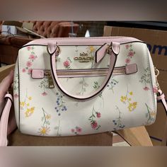 I Used This For Maybe A Month And Haven’t Touched It Since. In Very Very Good Condition Coach White Wallet, Coach Purses White, Coach Pink Wallets For Travel, Pink Wallet Coach, Coach Purses Cats, Cute Wallet, Trendy Purses, Bags Coach, Coach Purse