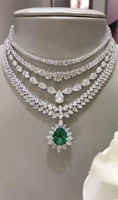 Womens Diamond Necklace, Bridal Necklaces, قلادات متدلية, Bridal Diamond Necklace, Diamond Necklace Designs, Diamond Jewelry Necklace, Diamond Necklaces, Leaf Ring