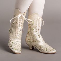 Flora Women's Embroidered Boots (Ivory)