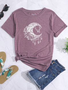 Mauve Purple Casual Collar Short Sleeve Fabric Floral  Embellished Slight Stretch Summer Women Clothing Printed Tee Women, Space Outfit, Mauve Purple, Casual Shirt Women, Shirts Women Fashion, Jeans Cargo, Moon Sun, Jeans Mom, Causual Outfits