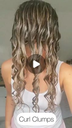 Hair Twist Curls, Curl Clumps, Messy Bob Hairstyles, Curly Hair Drawing, Brunette Hair With Highlights, First Things First, Spring Hair