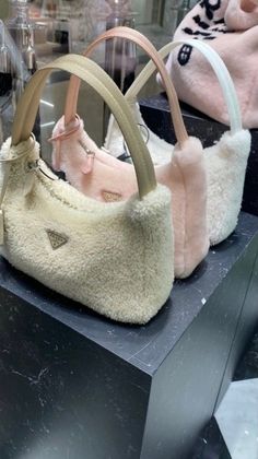 Trendy Purses, Aesthetic Bags, Girl Things, Luxury Purses, Fancy Bags, Bags Aesthetic, Pretty Bags